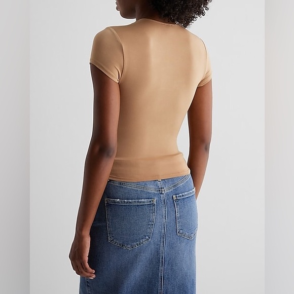 NWT Express Body Contour Compression Crew Neck Twist Front Tee in Pecan - Picture 3 of 8